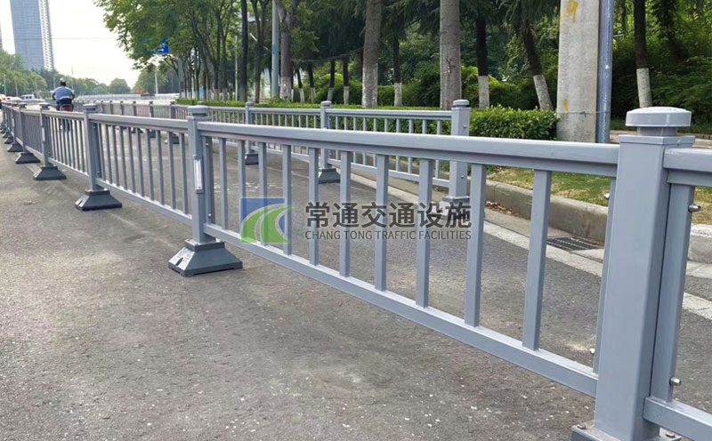 無(wú)錫道路護欄灰色市政機非隔離護欄