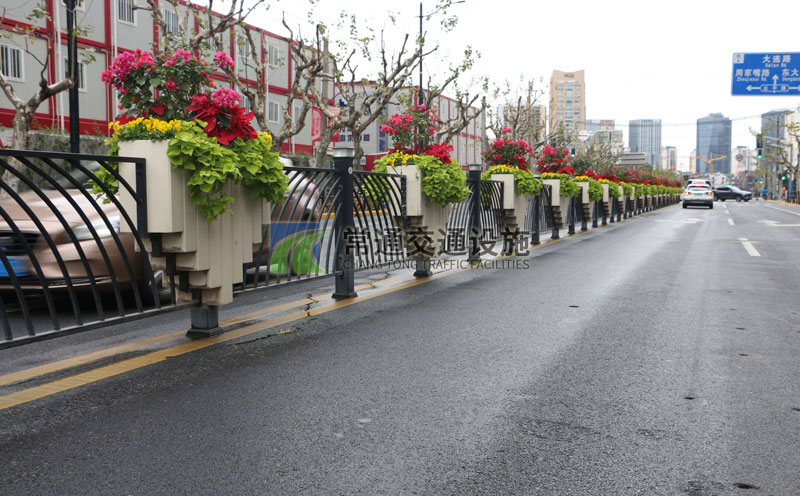 市政城市馬路中心花箱隔離護(hù)欄